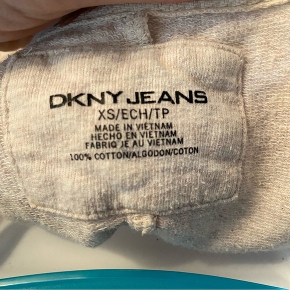 DKNY women’s cream coloured sweatshirt in  size‎ x-small - Picture 7 of 9